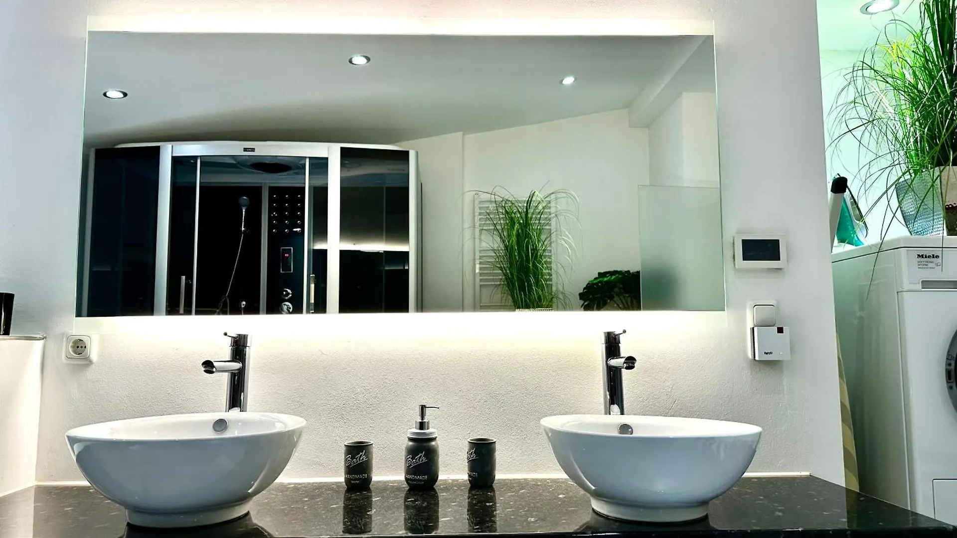 Beefree Loft L Beletage Im Stadtpalais I Whirlpool I Metro Nuremberg Germany