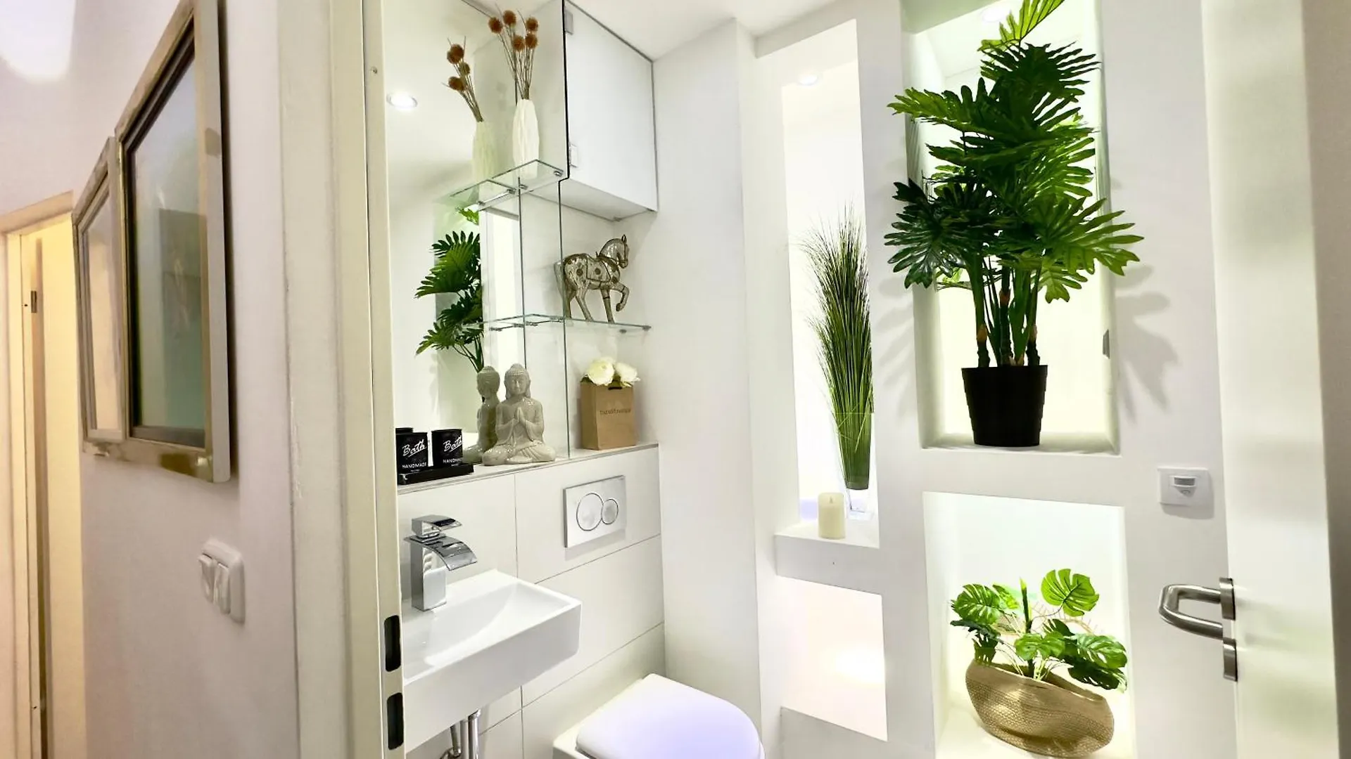 Beefree Loft L Beletage Im Stadtpalais I Whirlpool I Metro Nuremberg 0*,  Germany